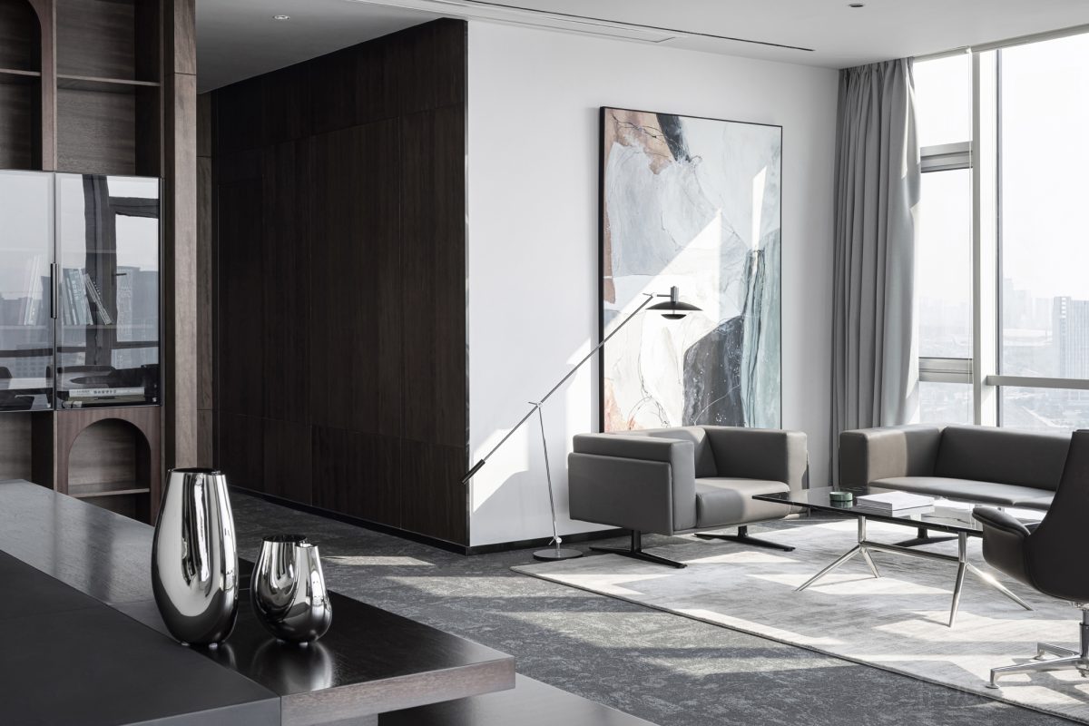 現(xiàn)代簡約風(fēng)木飾面走廊墻體設(shè)計(jì)大廳休息區(qū)地毯效果