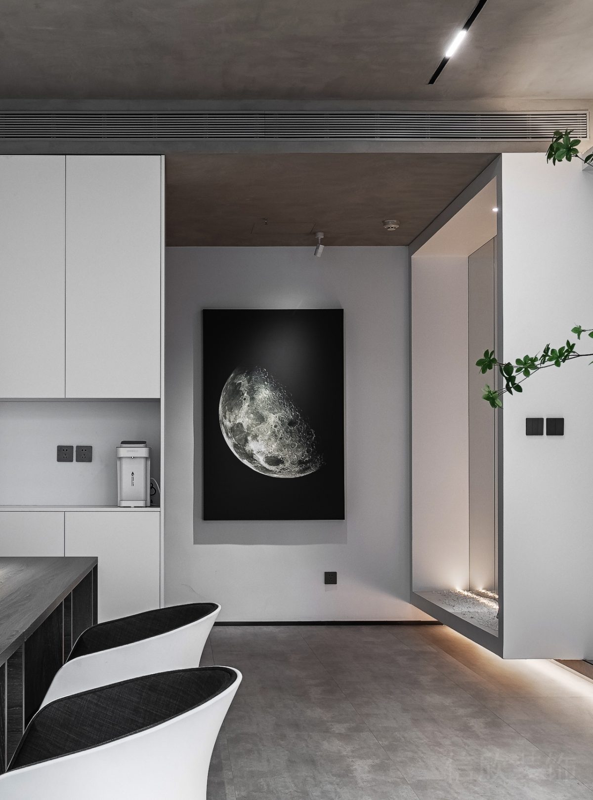 藝術(shù)壁畫現(xiàn)代簡約風(fēng)深圳辦公室裝修設(shè)計(jì)地臺(tái)懸空工作室過道茶水間墻柜效果