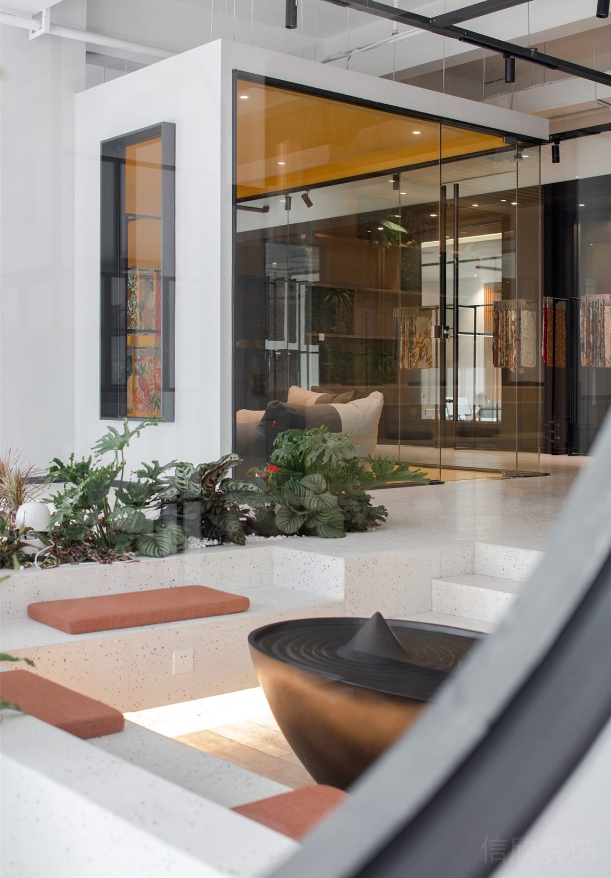 玻璃隔斷辦公室裝修設計隔音休息區(qū)洽談室茶幾休息區(qū)