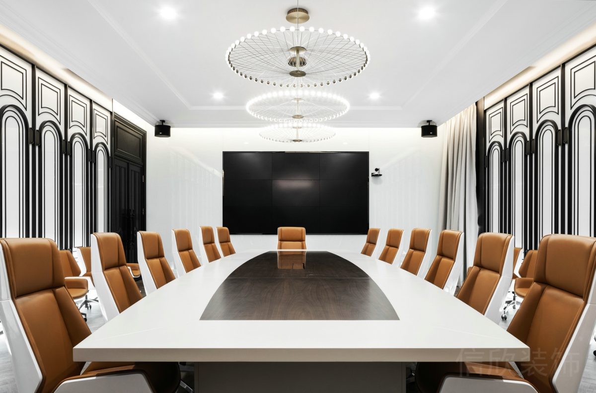 會議室裝修設計效果燈飾效果棕色皮革沙發(fā)環(huán)形水晶燈飾深圳工作室